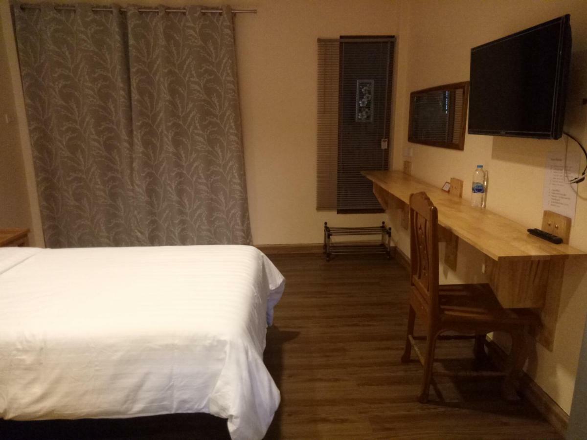 Little Guest House Hotel Chiang Mai Ngoại thất bức ảnh
