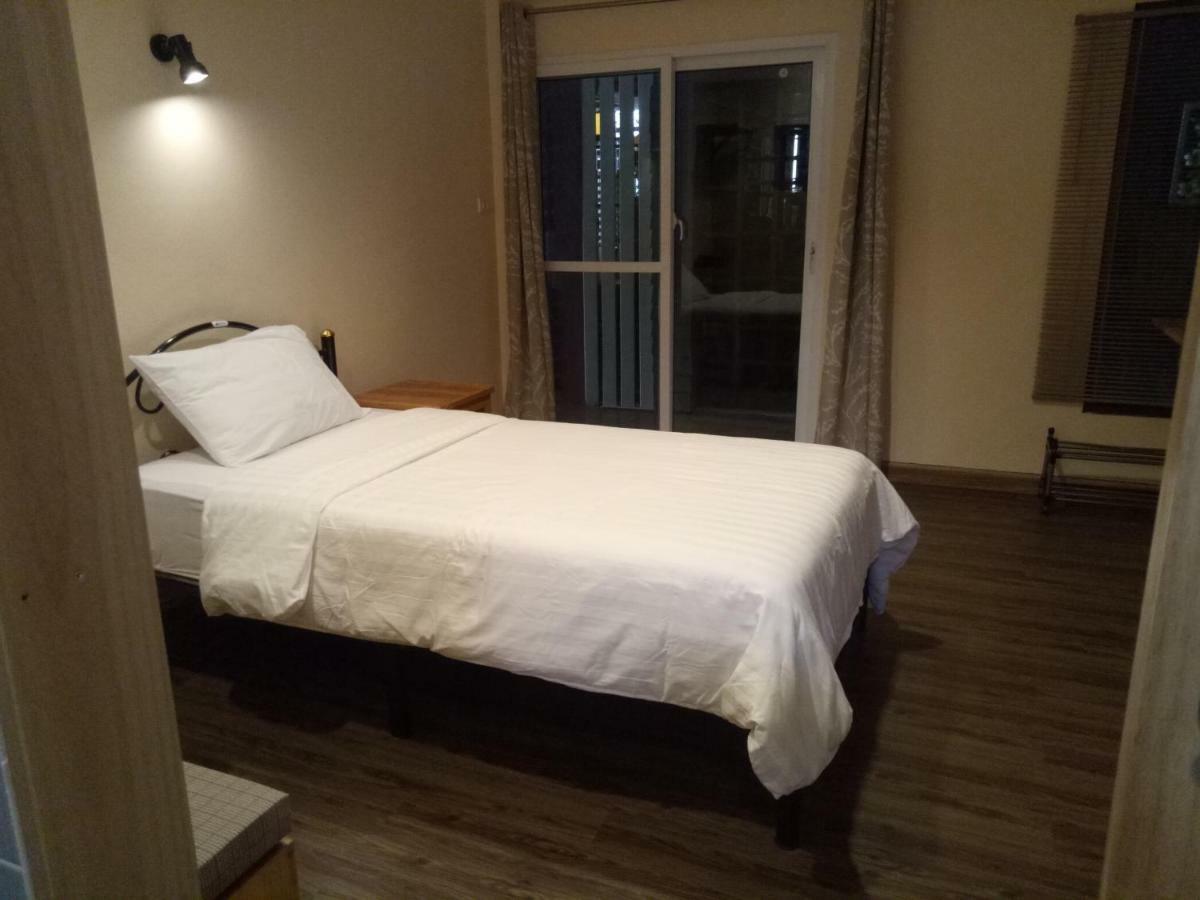 Little Guest House Hotel Chiang Mai Ngoại thất bức ảnh